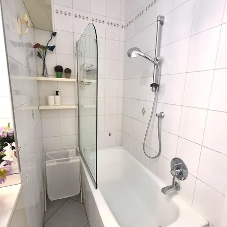 Gin Gin House By World Apartament *